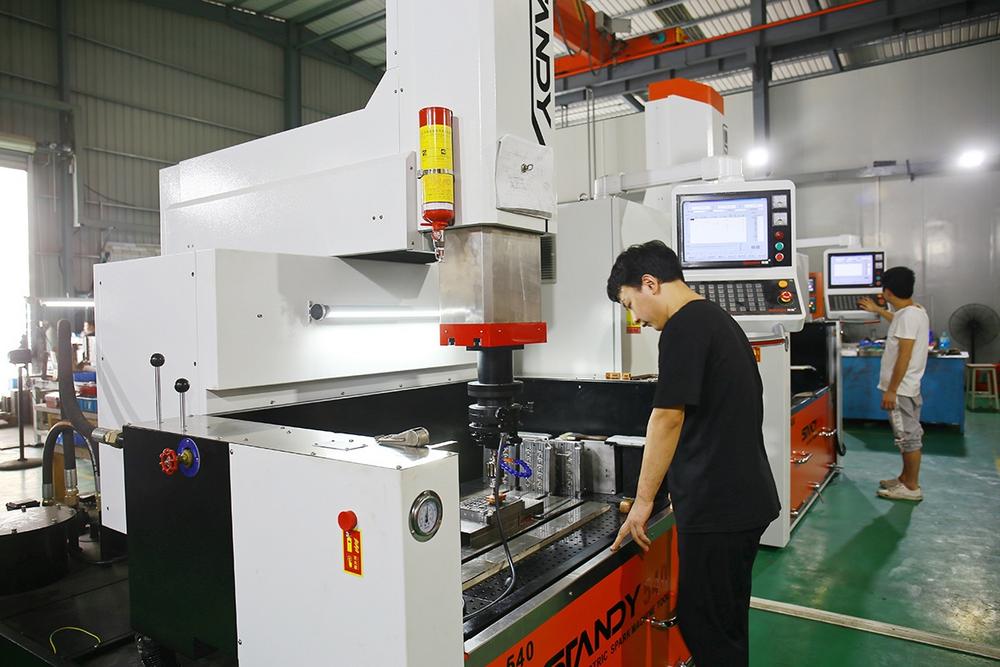 石狮企业“利器善事”闯市场 机械设备研发的创新之路